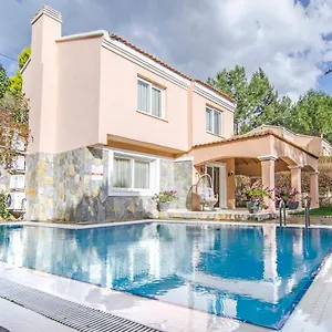 Aparthotel Peninsula Pine Club Boutique &