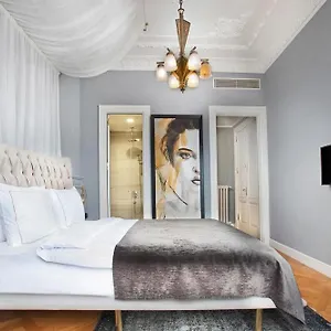 Lina Taksim Pera Estambul